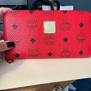 Red long zipper wallet.